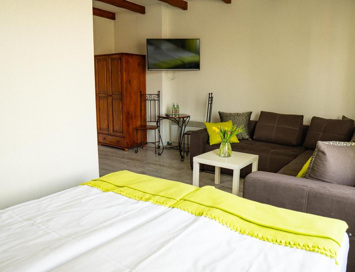 Bed and Breakfast Rancho Mała Nieszawka Esterno foto